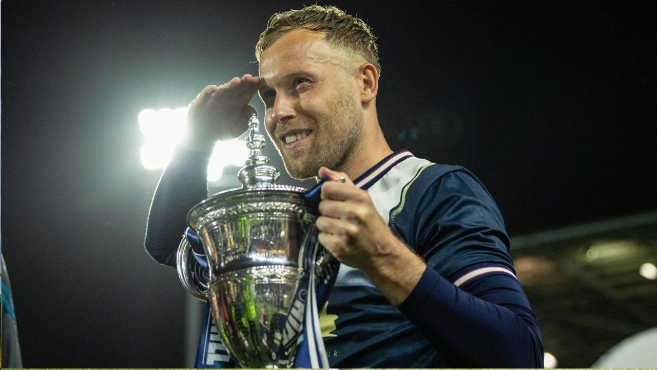 Scott Arfield signs new Falkirk deal ahead of Premiership return