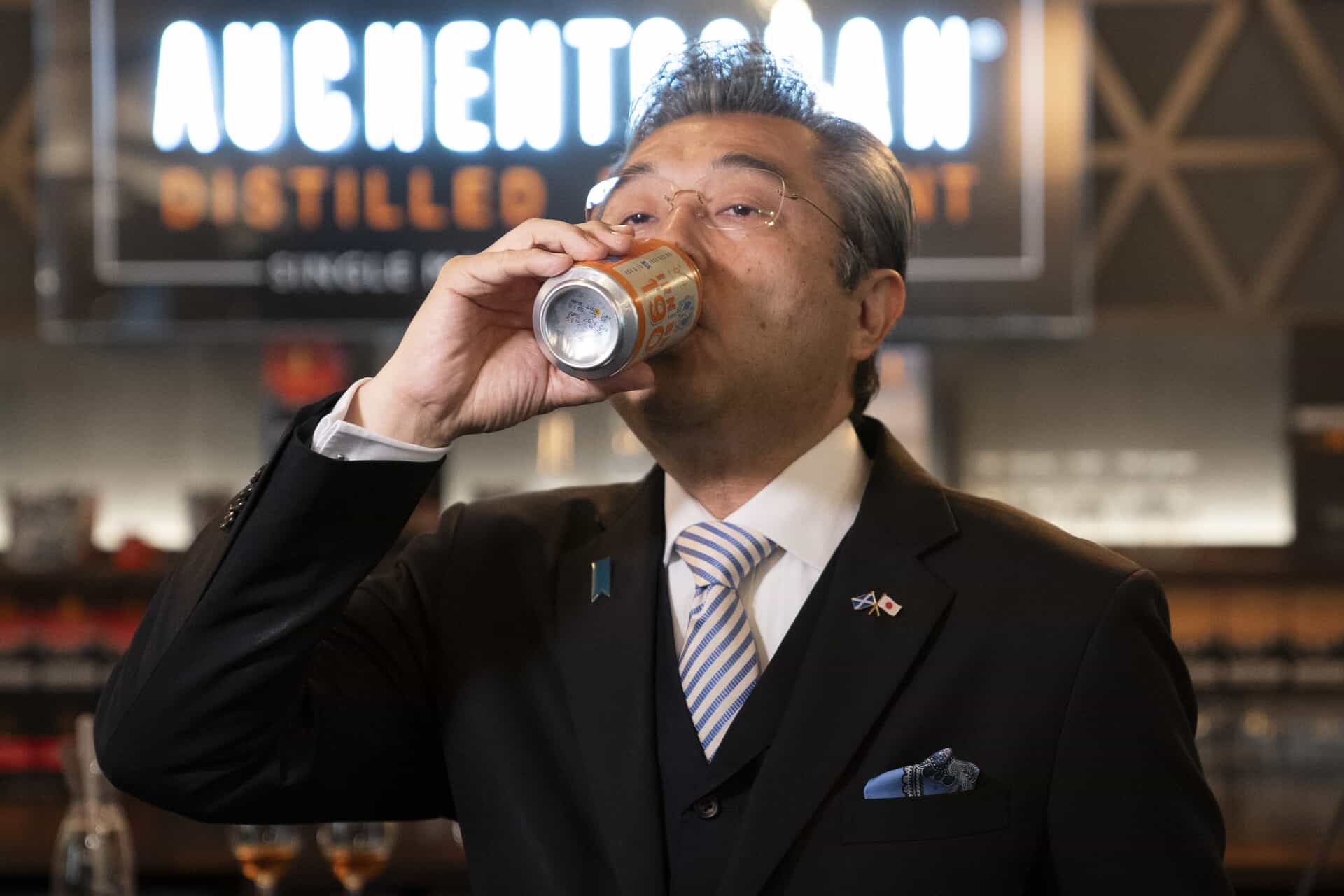 The Japanese Ambassador to the UK, Hiroshi Suzuki, took a large gulp of 1901 recipe Irn Bru.