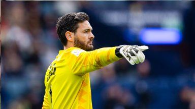 Craig Gordon extends stay at Hearts as Scotland keeper signs new deal