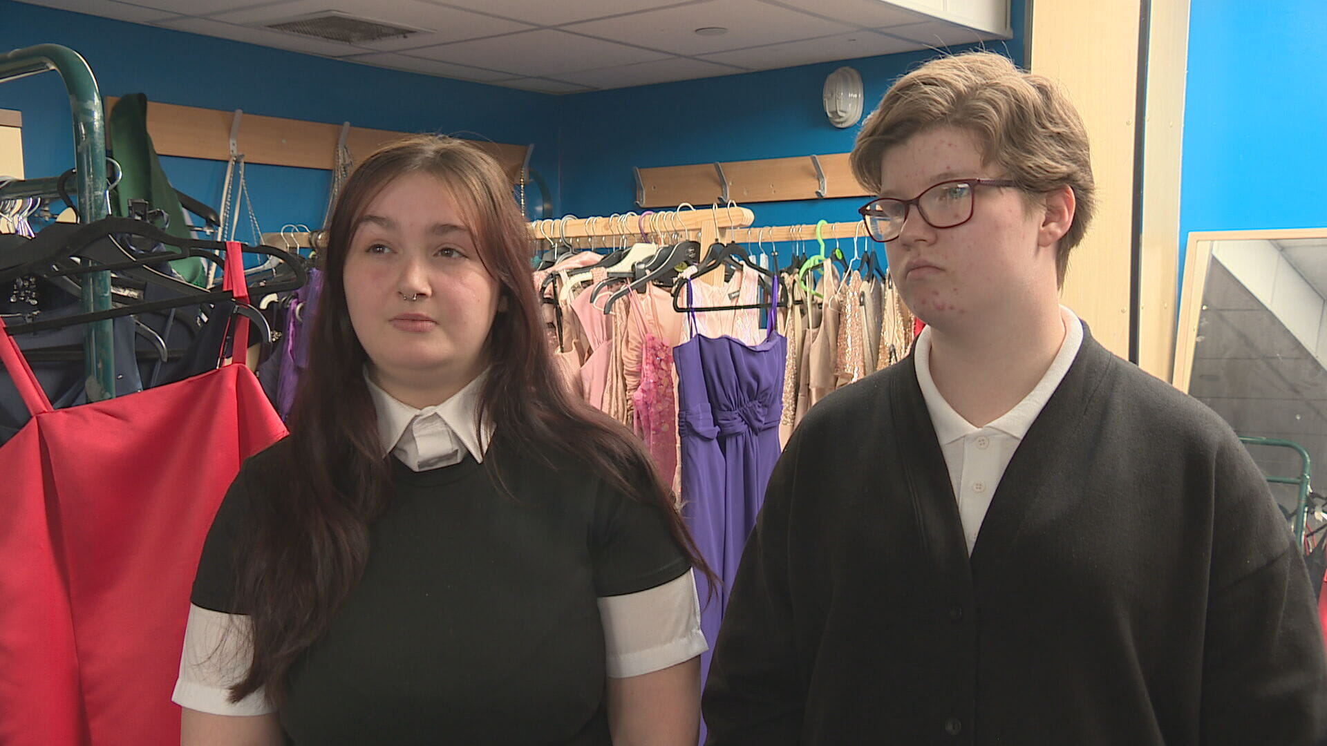 Pupils Muirren Shearer and Lucy Graham.