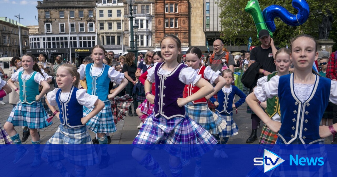 Hundreds march in colourful costumes for Edinburgh’s first Tartan Parade