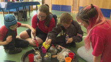 Breakfast and school holiday clubs to receive government funding