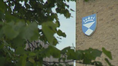 Former Dundee University head apologises to MSPs