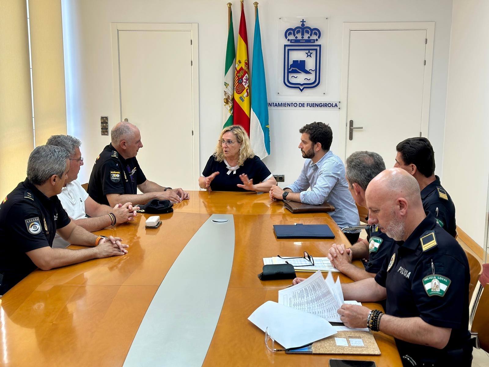 Ana Mula, mayor of Fuengirola, at a meeting with senior officials from the national and local police, and councillor for public safety José Luis Ponce.