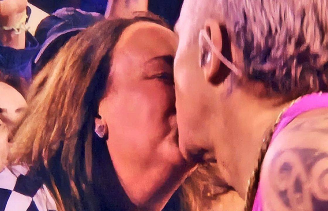 Superfan says kiss from Robbie Williams was ‘surreal’