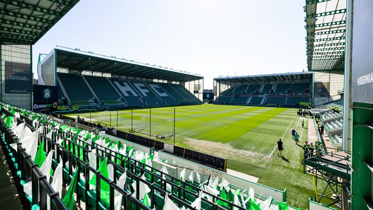 Hibernian complete signing of Austrian goalkeeper Raphael Sallinger