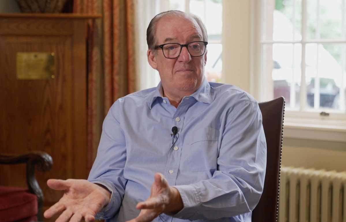 Former Rangers owner David Murray says he has apologised to fans for selling the club before it collapsed into financial ruin.