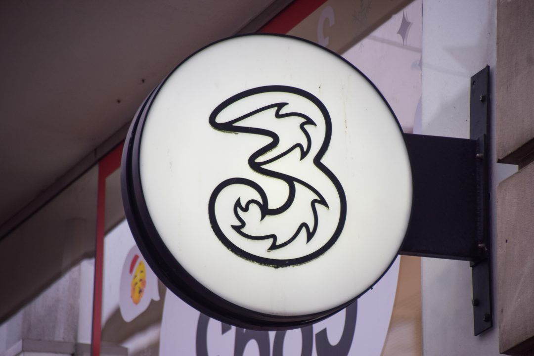 Three mobile network down: Users unable to make or receive calls amid outage
