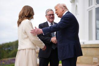 Trump in Scotland: Donald Trump welcomes Keir Starmer to Scottish golf resort 
