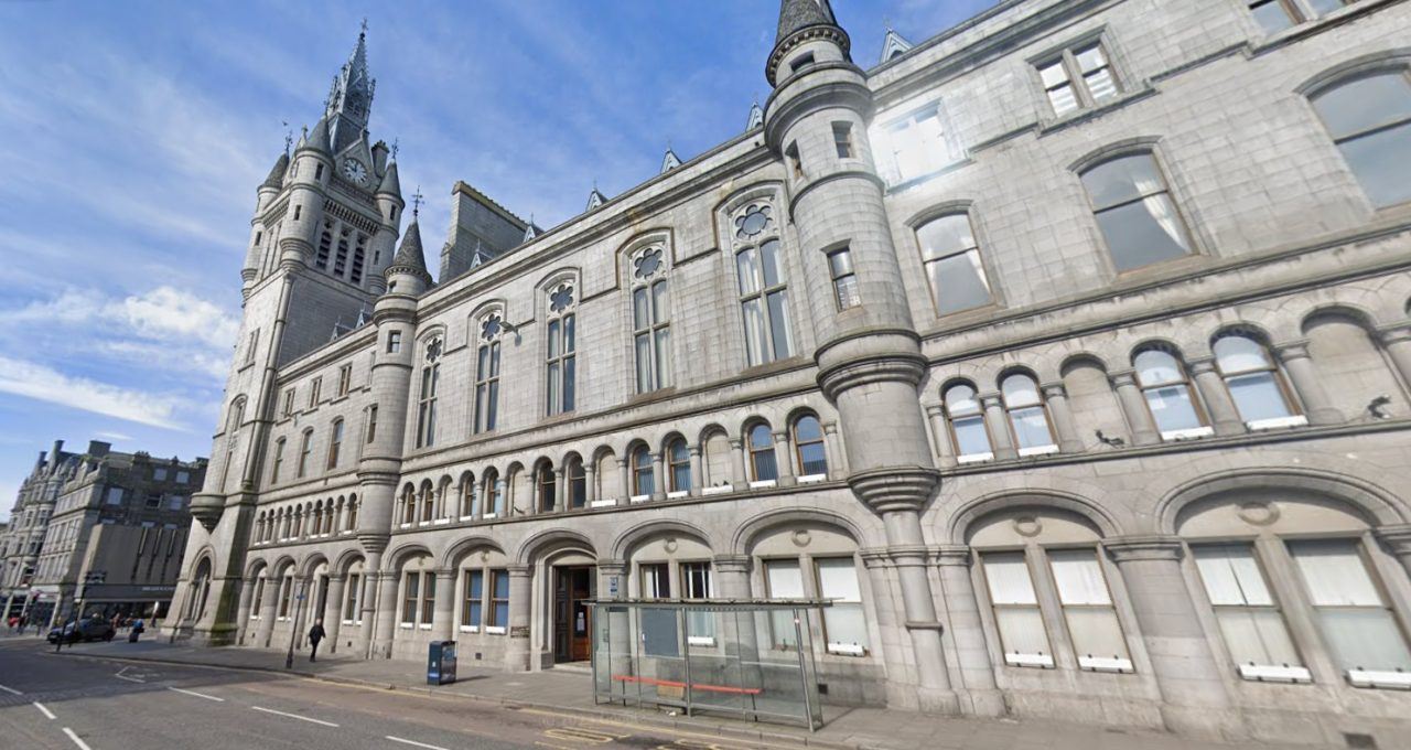 Inquiry to be held into death of landscape gardener hit by tree trunk