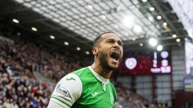 Jordan Obita signs new Hibs deal to extend stay at Easter Road