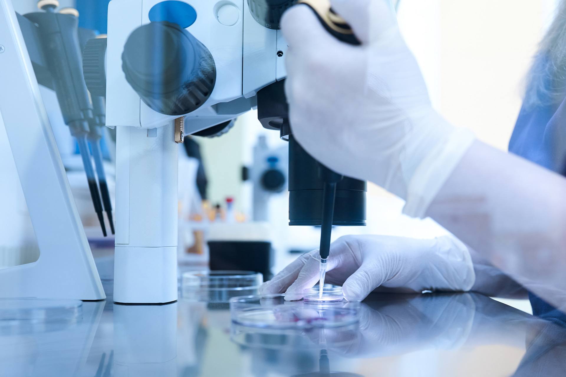 Review will consider expanding NHS-funded IVF to single women and blended families