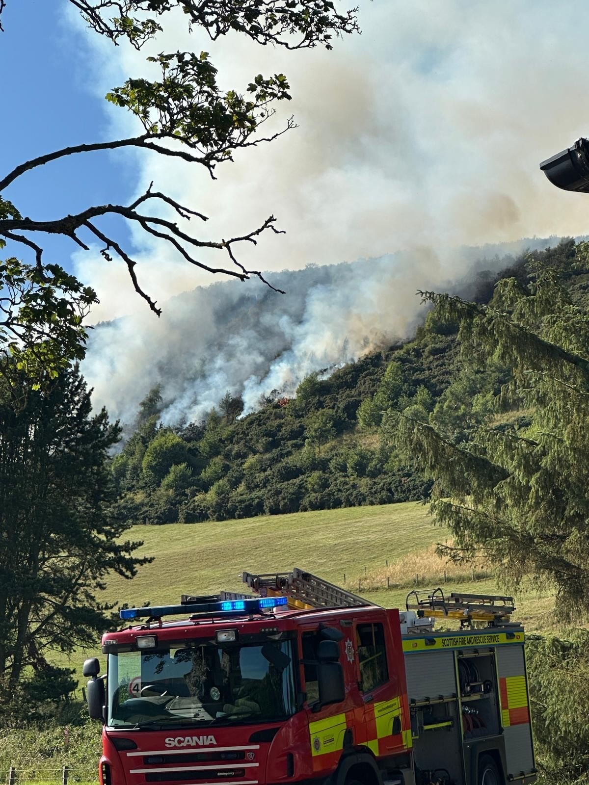 Fire crews battle wildfire for a second day near Perth