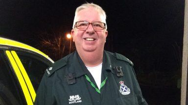 Retired paramedic who died of Covid after returning to duty given posthumous honour