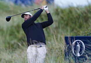 Scottie Scheffler takes grip of The Open as Rory McIlroy charges up leaderboard