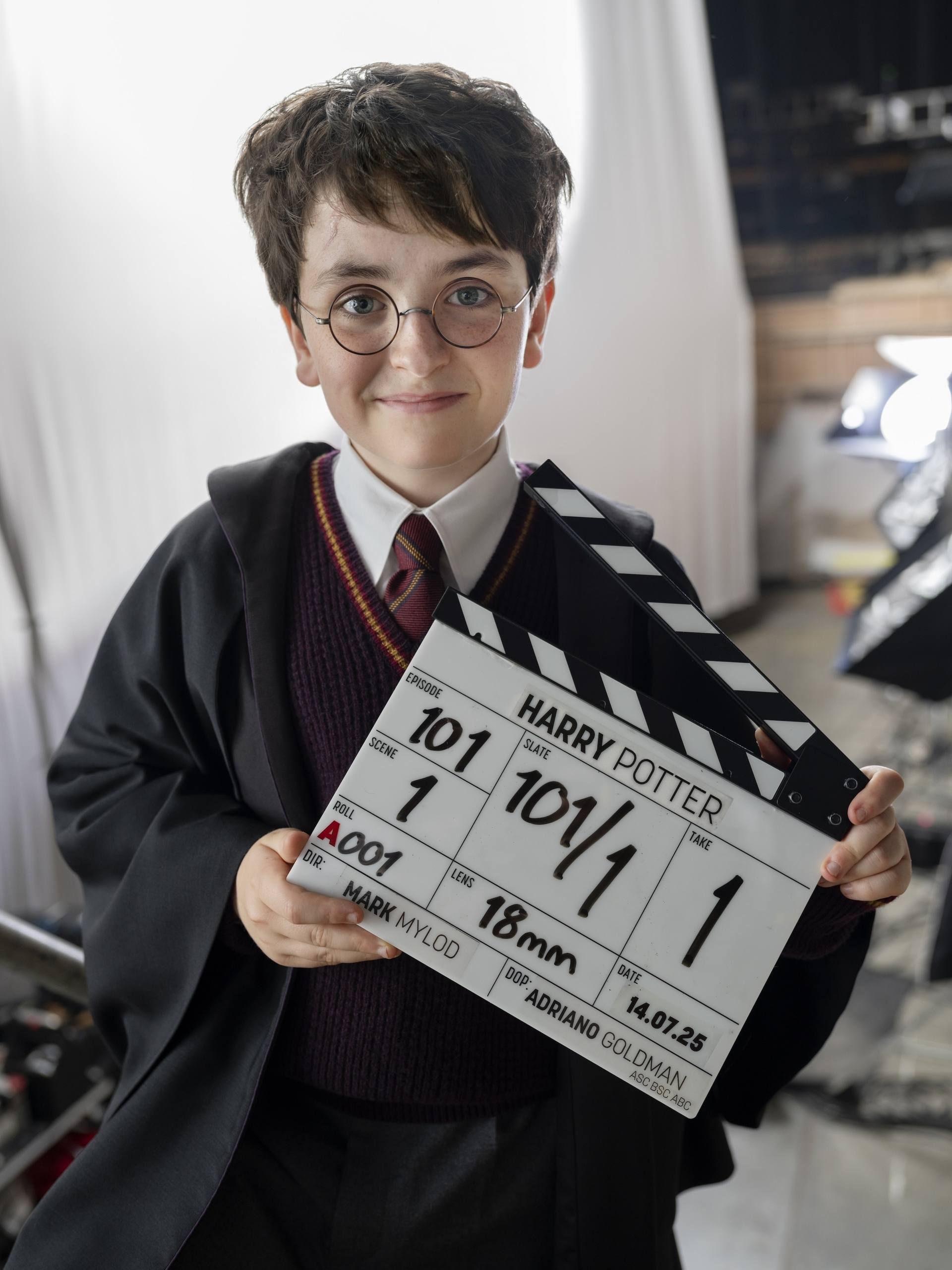 Dominic McLaughlin as Harry Potter.