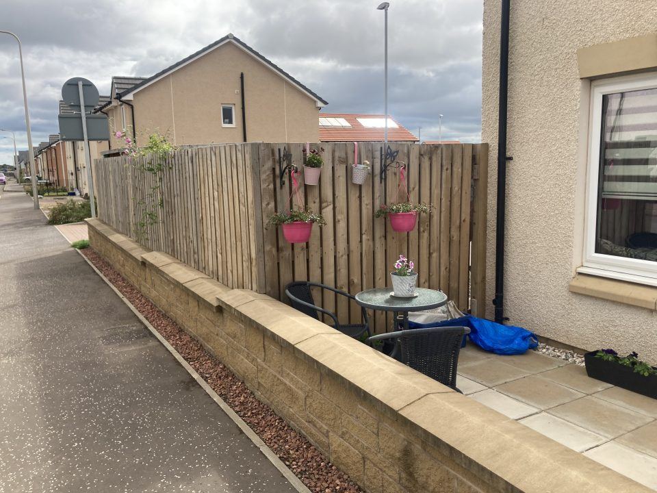 Homeowner given three months to tear down garden fence by East Lothian Council