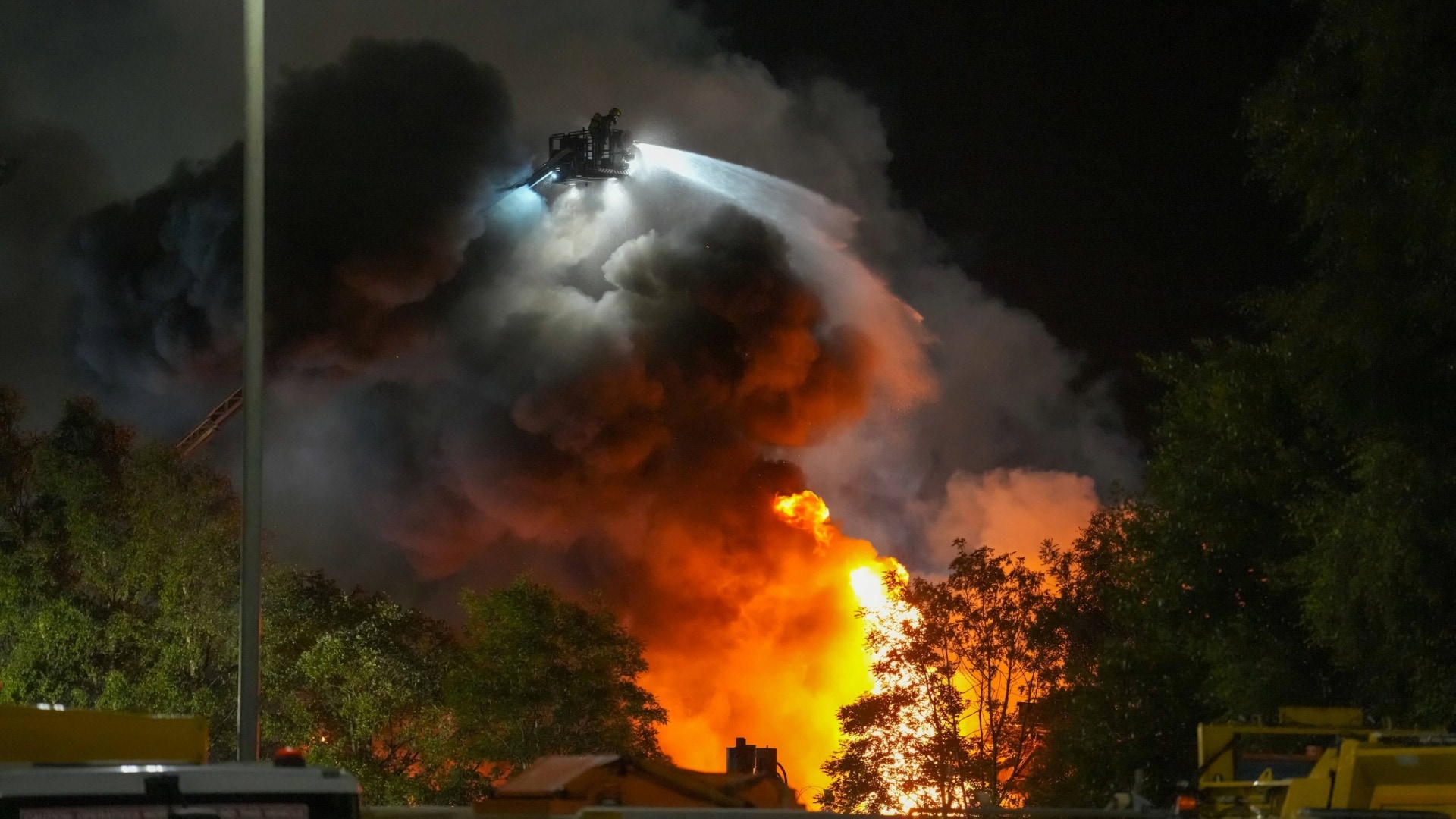Large fire engulfs scrapyard in Elgin.