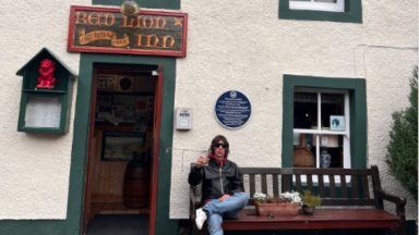 Richard Ashcroft visits Outlander tourist spot in Fife ahead of final Oasis gig at Murrayfield