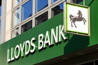 Lloyds customers can deposit cash using app while popping to the shop