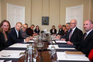 First Minister meets Sir Chris Hoy to discuss prostate cancer testing