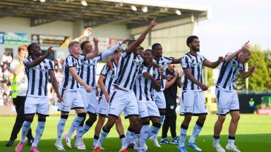 St Mirren edge past Hearts on penalties as Aberdeen ease to victory