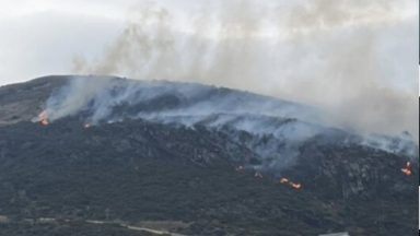 Firefighters tackling large blaze at Arthur’s Seat in Edinburgh
