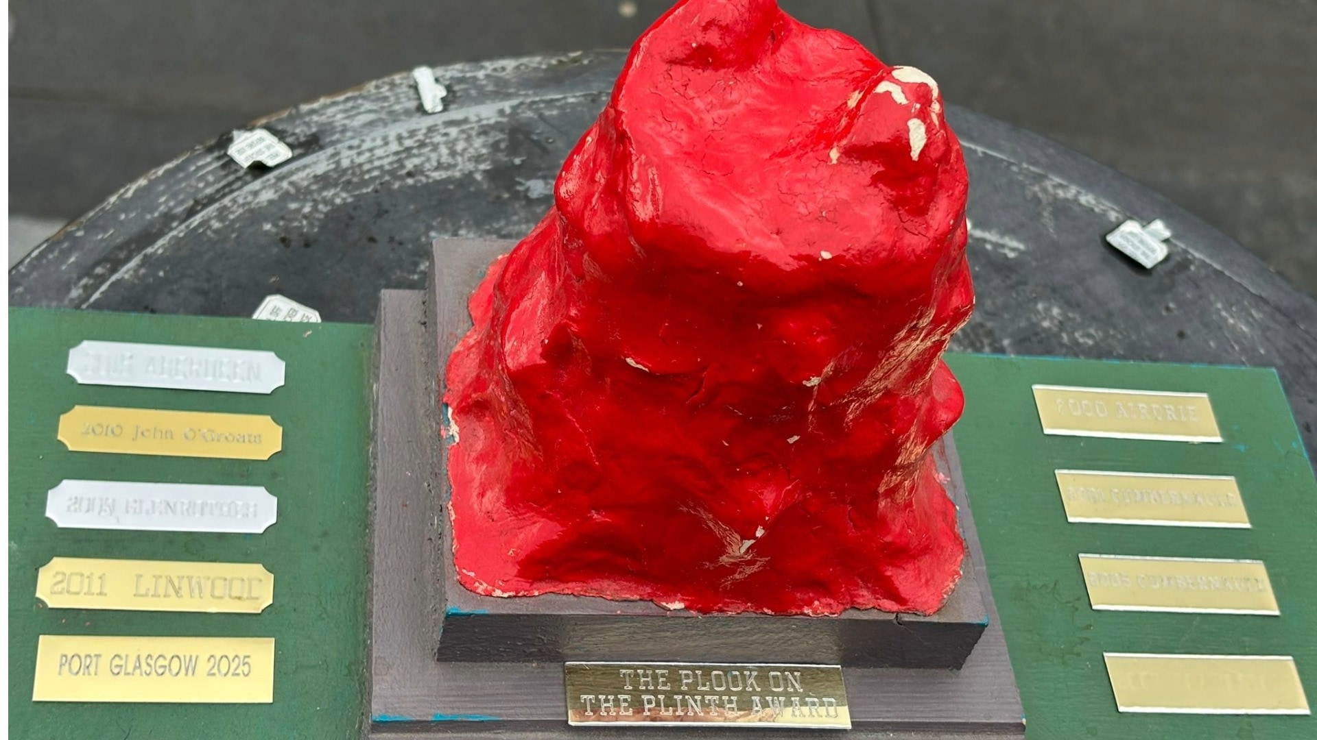 Plook on the Plinth trophy presented to Port Glasgow