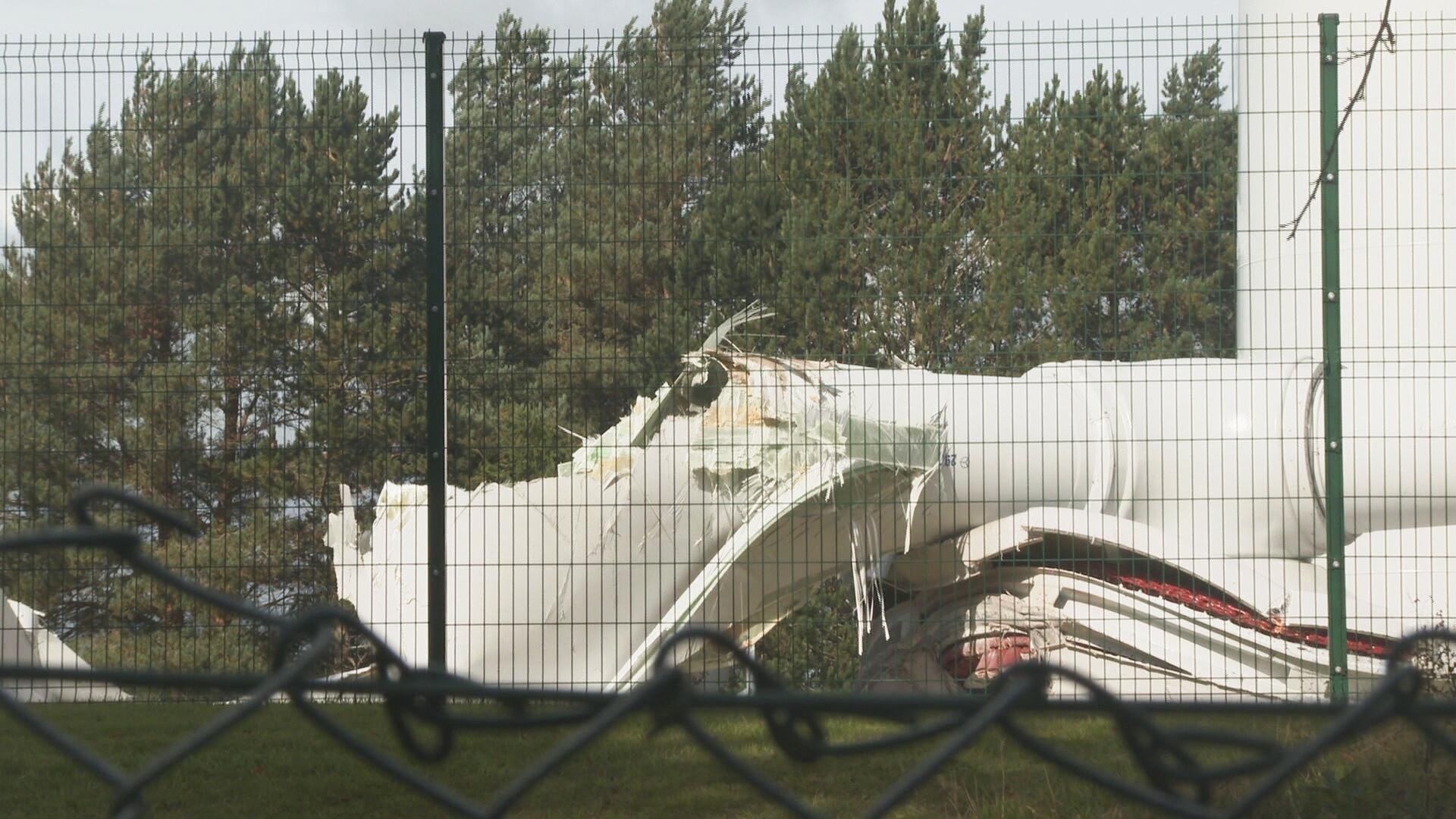 A Perth wind turbine's blades have broken off and smashed near a public path on the edge of the city due to an 'engineering fault'.