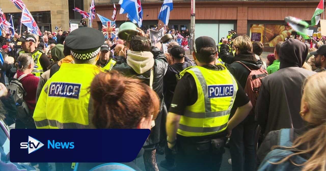 Man arrested after police officer assaulted at immigration protests