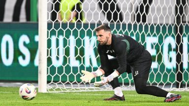 Hibernian head coach David Gray insists Jordan Smith not dropped after Raphael Sallinger starts in Falkirk