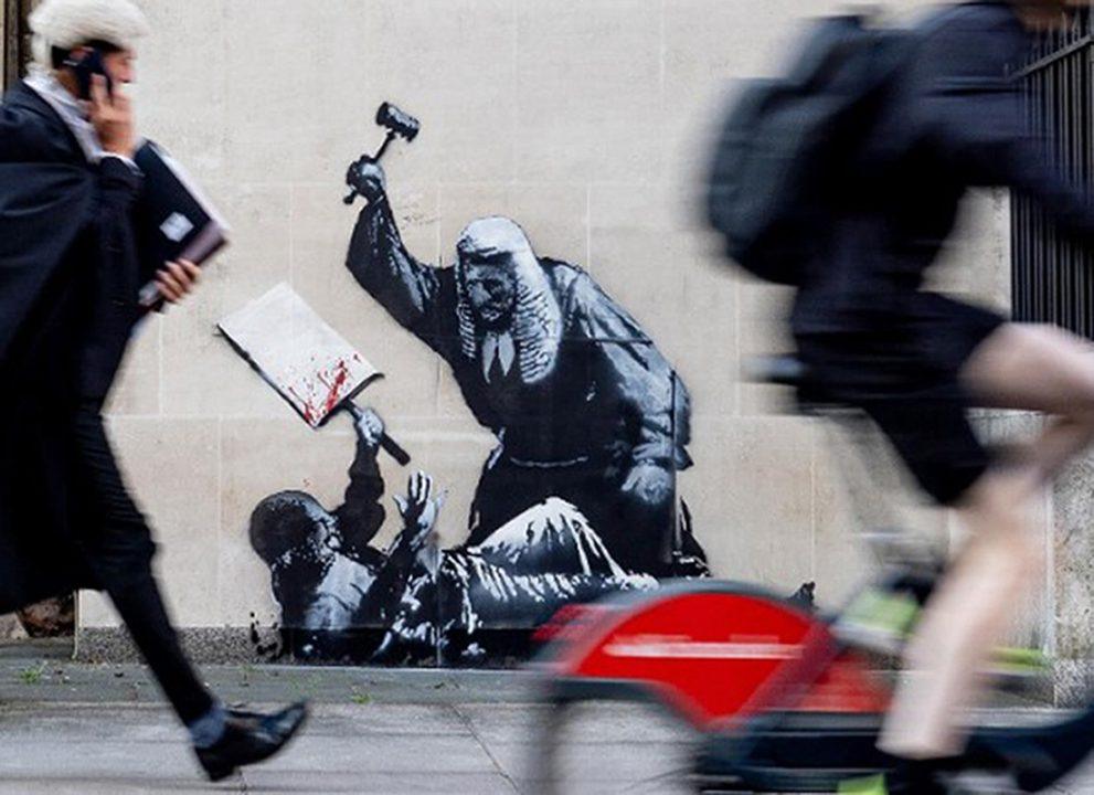 Banksy artwork to be removed from Royal Courts of Justice