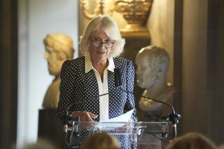 Queen jokes about Pride And Prejudice lake scene during literary festival