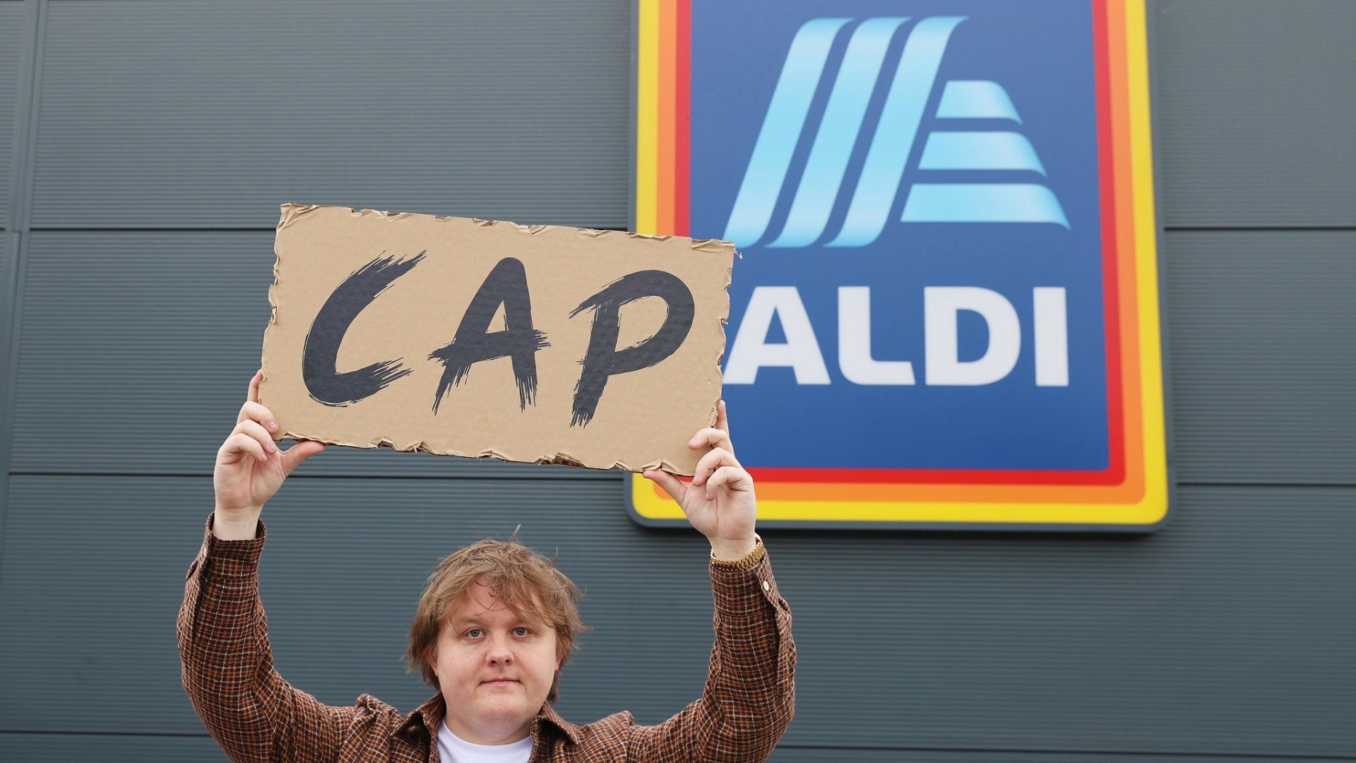 Lewis Capaldi played a surprise gig on the roof of an Aldi