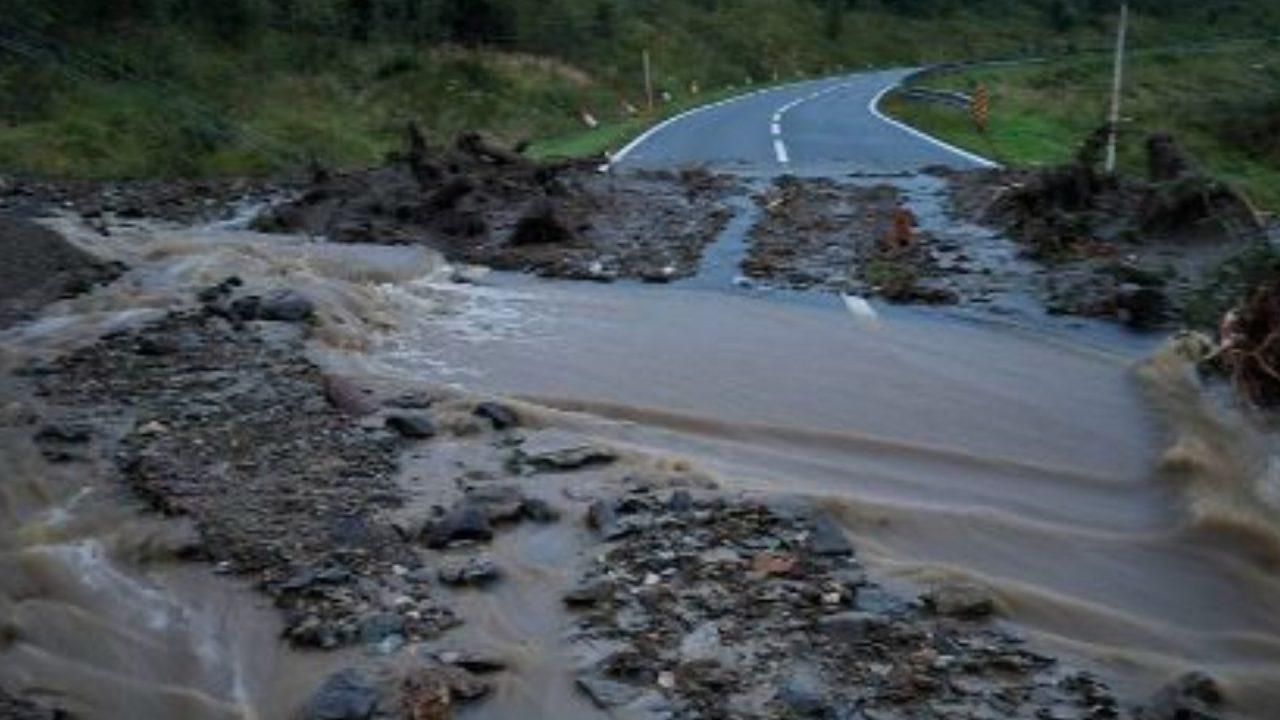 Landslides close roads on A83 at Rest and Be Thankful as drivers face 60-mile detour