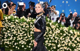 Miley Cyrus says her mother Tish Cyrus told her to stay with the ‘wrong guy’ because he was hot