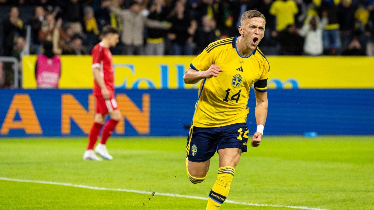 Jesper Karlsson: Who is the new Aberdeen winger exciting the Pittodrie faithful?