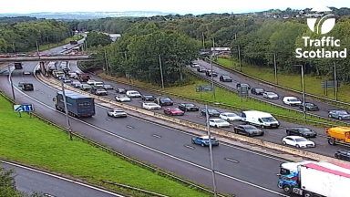 M77 blocked at rush hour due to crash as drivers face half an hour delays