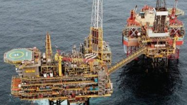 Liquid nitrogen leak causes Shell oil rig deck to fall onto walkway