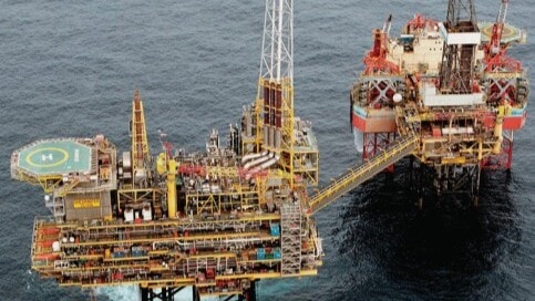 Liquid nitrogen leak causes Shell oil rig deck to fall onto walkway
