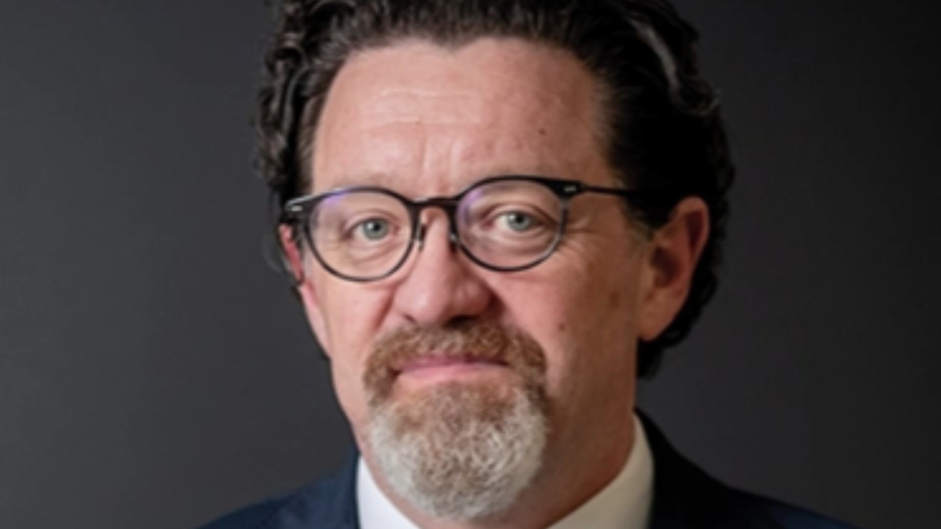 Aberdeen Wood Group's CEO Ken Gilmartin has announced that he will step down after a shareholder vote on the proposed multi-million pound Sidara takeover.