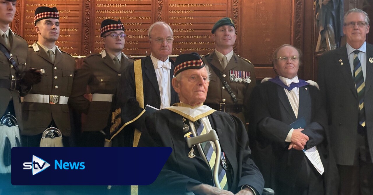 100-jähriger Veteran der Landung in der Normandie erhält Ehrendoktorwürde
