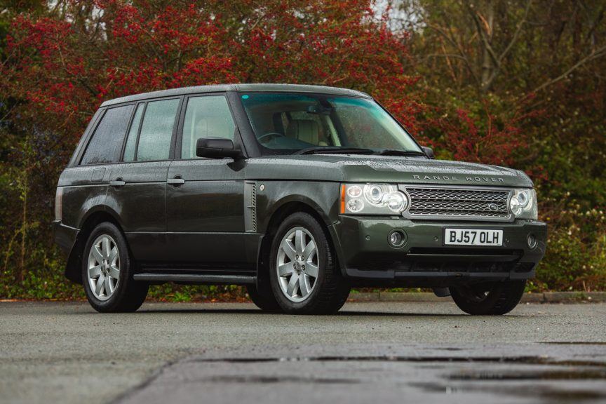 Queen Elizabeth’s Range Rover Vogue SE estimated to fetch up to £60,000 ...