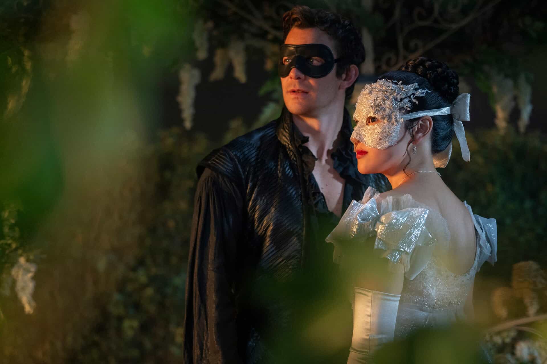 Luke Thompson as Benedict Bridgerton, Yerin Ha as Sophie Baek