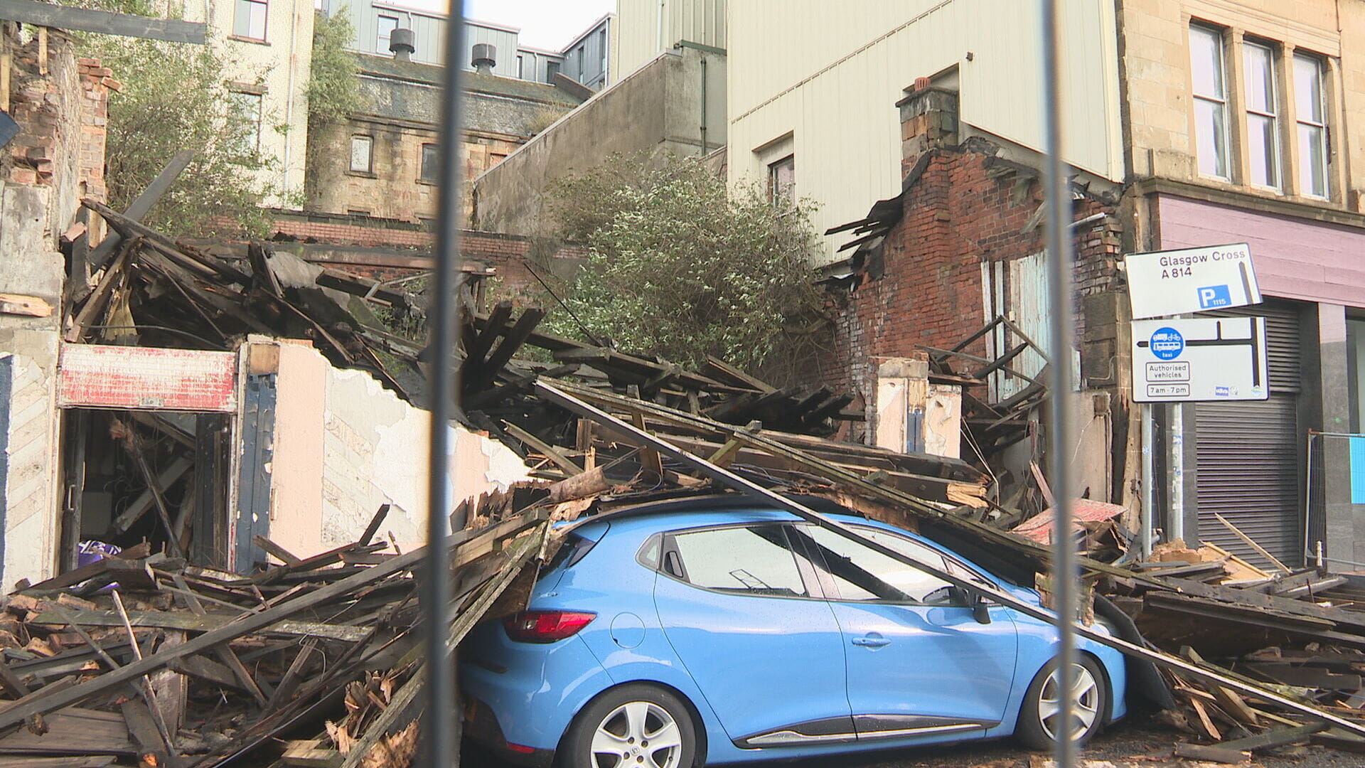Building collapses onto car in Glasgow
