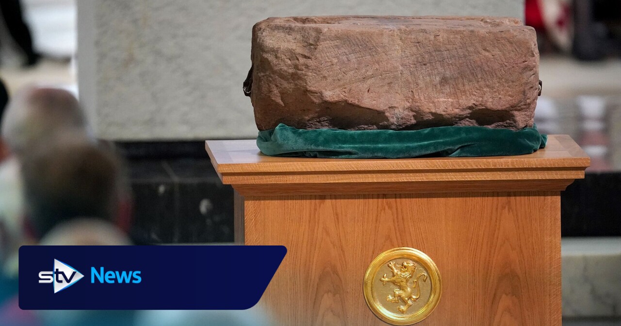 Der Inspektor, der nach der Razzia von 1950 nach dem Stein von Scone ...