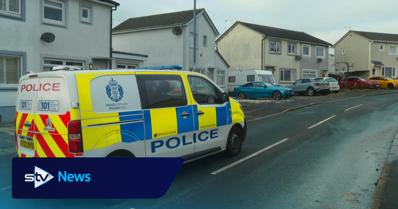 Man barricaded himself in house with child prompting ten hour police ...