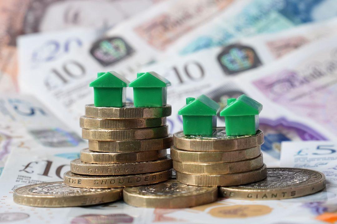 UK interest rates set to stay at 4%, but policymakers ‘deeply divided’