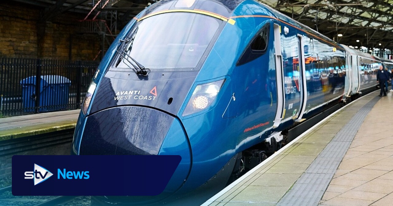 Major incident declared as Glasgow to London train derails