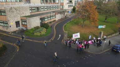 Dundee Uni boss denies misleading staff about redundancy threat